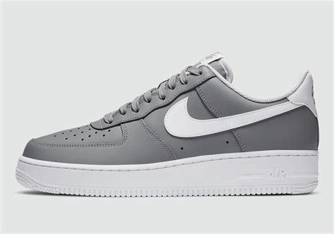 grijze ‘ Nike Air Force 1 